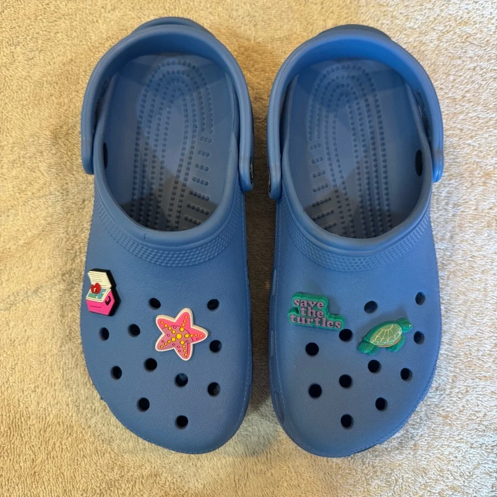 Crocs Classic Clog Blue M7 W9 w/ Jibbitz Starfish Turtle Save the Turtles Charms